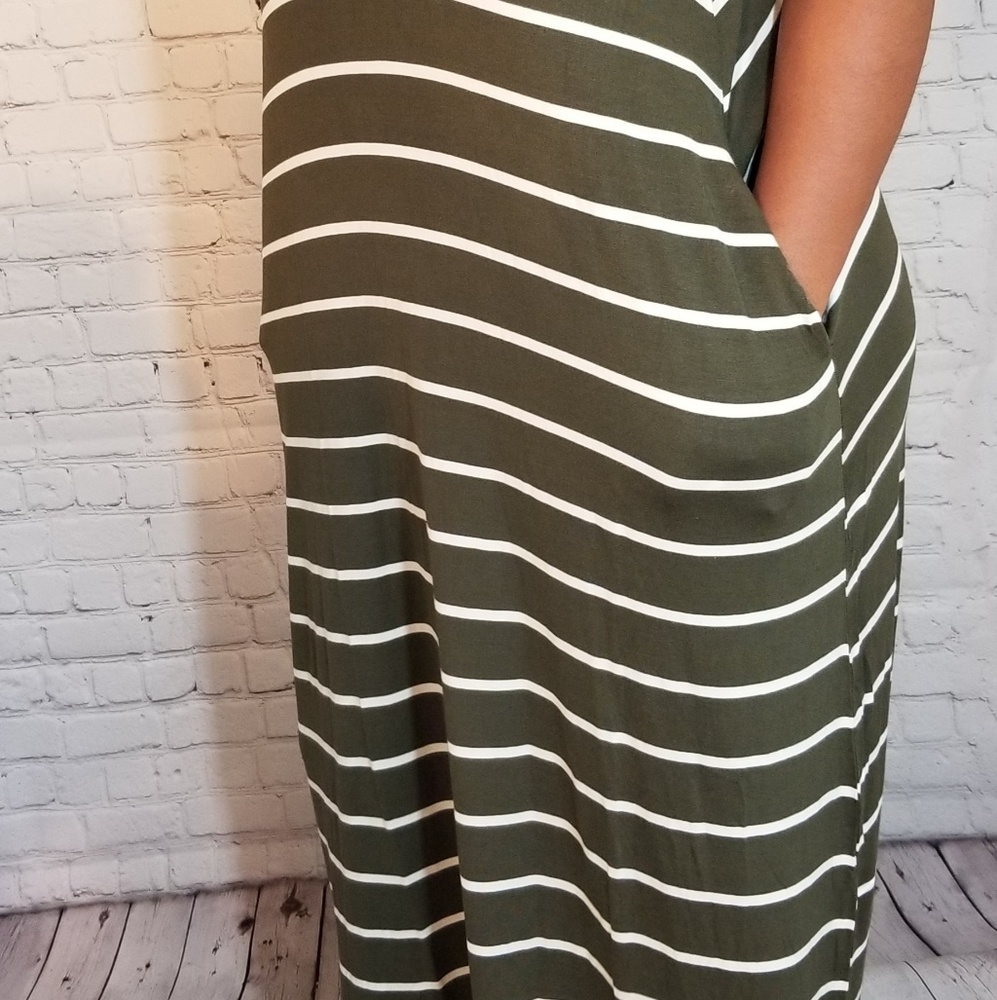 NWT Olive green and white maxi dress - Picture 4 of 4
